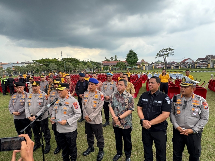 Polda Riau Kirim Bantuan Kemanusiaan Tahap IV, 3.459 Bantuan alat pasca bencana alam di provinsi sumut,sumbar dan Aceh