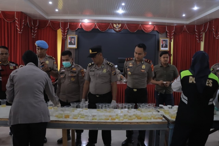 Polres Kampar Gelar Tes Urine Dadakan, Kapolres: Tindak Tegas Anggota Terlibat Narkoba !