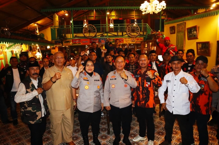 Sinergi Pasca Lebaran, Kapolres Metro Bekasi Rangkul Ormas dan LSM dalam Halal Bihalal