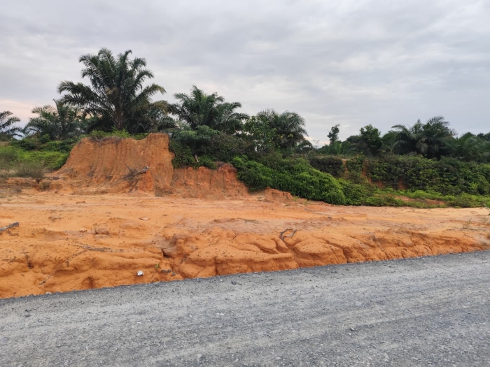 Diduga Proyek Peningkatan Jalan Parit Ban V Menuju Lumahan Tinggi Menggunakan Tanah Urug Tidak Berizin
