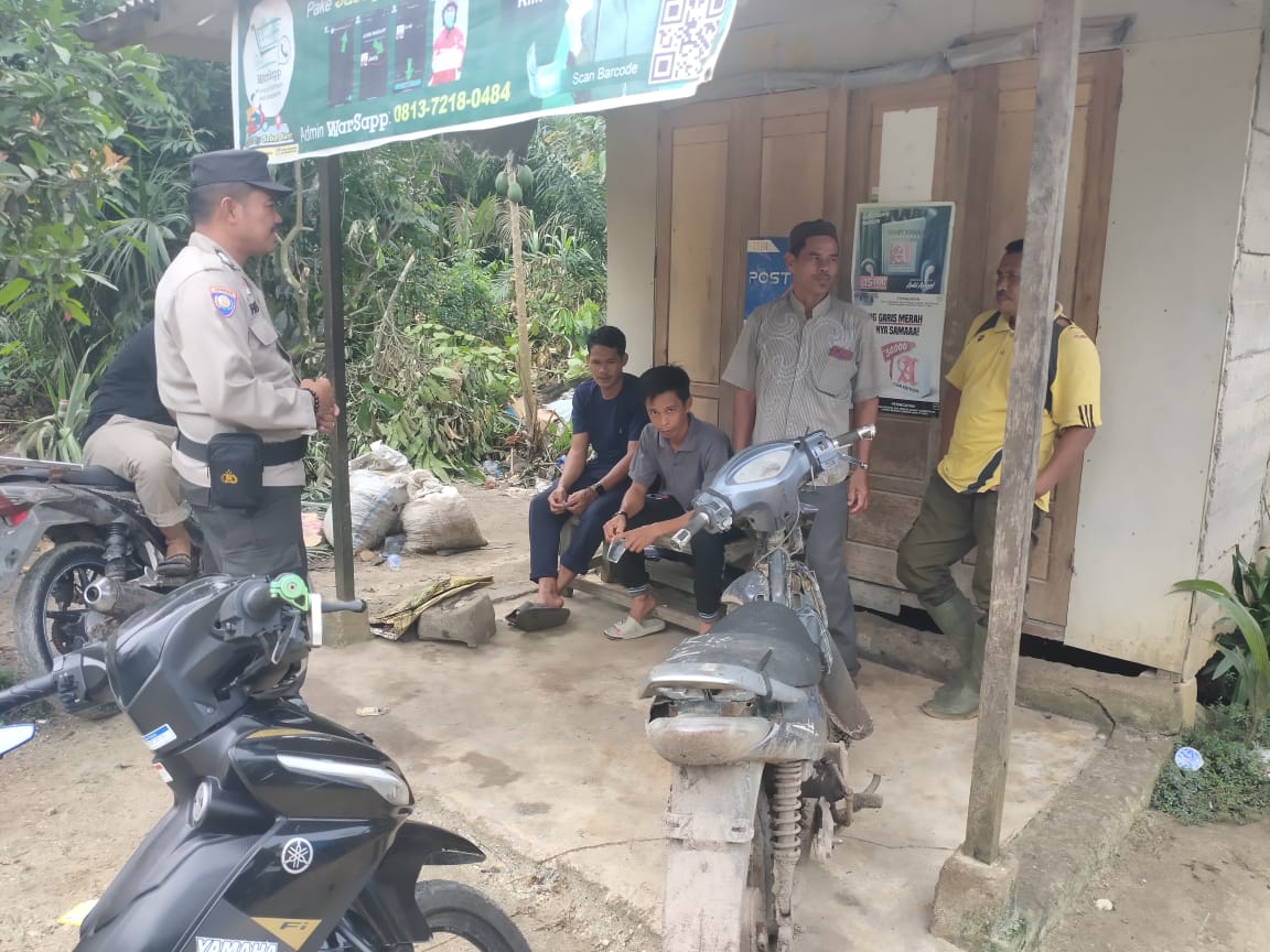 HINGGA KE PELOSOK DESA POLRI MENYAMBANGI WARGA MASYARAKAT DI DESA LINTAS UTARA DALAM PROGRAM COOLING SYSTEM.