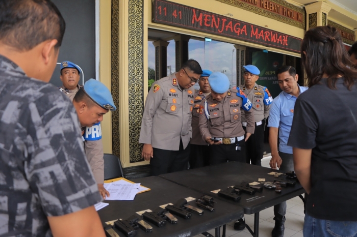 Kapolres Kampar Dampingi Tim Polda Riau dalam Pemeriksaan Senpi Dinas, Tidak Ditemukan Pelanggaran