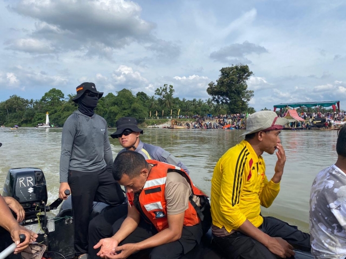 Patroli Air Polres Kampar Intensifkan Pengawasan di Sungai Kampar, Kasat Samapta: Utamakan Keselamatan Masyarakat!