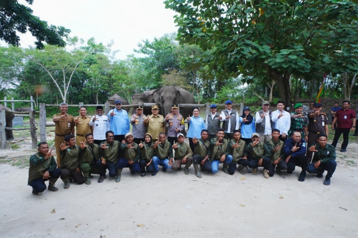 Kapolri-Titiek Soeharto Tinjau TNTN: Dukung Pelestarian Gajah hingga Tanam Pohon