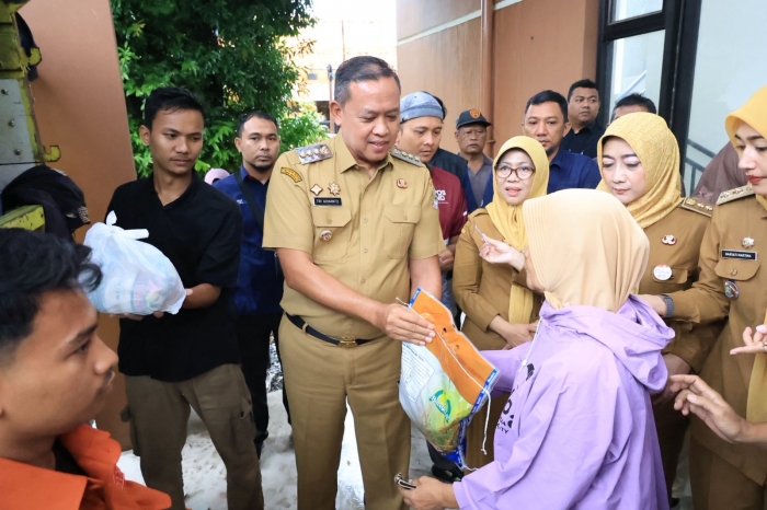 Ringankan Beban Warga Jelang Ramadhan, Wali Kota Bekasi Buka Pasar Murah Bersubsidi di Seluruh Kecamatan