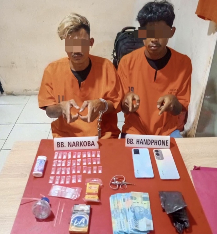Satresnarkoba Polres Kampar Tangkap Dua Pelaku Narkoba di Pantai Cermin
