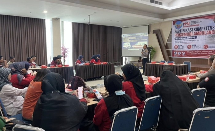 Satlantas Polres Kampar Gelar Sosialisasi Etika Lalu Lintas Kepada Driver Ambulans di Aulia Hospital Pekabaru.