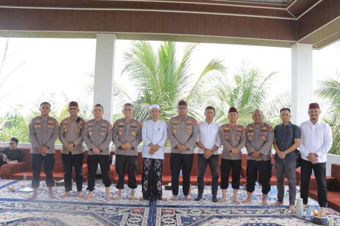 Kapolres Kampar Silaturahmi ke Kediaman Ustadz Abdul Somad, Perkuat Sinergi Polri dan Ulama